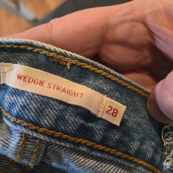 Levi’s Wedgie Straight Jeans Medium Wash Size 28 - Picture 3 of 12